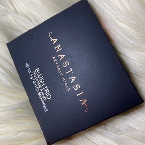 Anastasia blush trio ✨